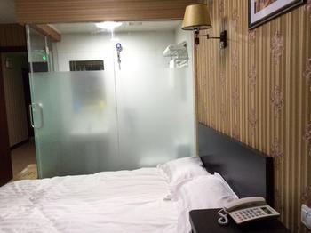 Qingdao Baifusheng Business Hotel Экстерьер фото